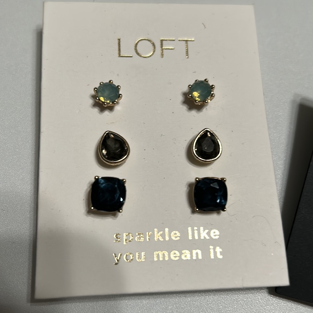 Stud earring bundle - Picture 2 of 3